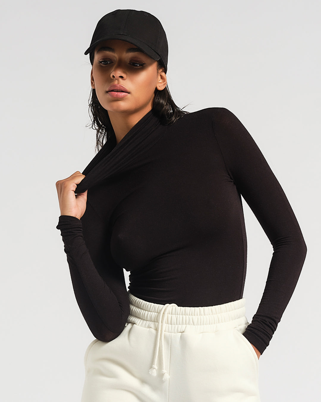 LONG SLEEVE STRETCH ROLL NECK BLACK