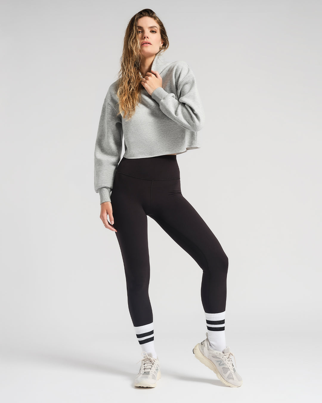 THE VARSITY CROP HOODY - thetstore_clothing